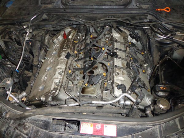 ремонт двигателя автомобиля Ауди